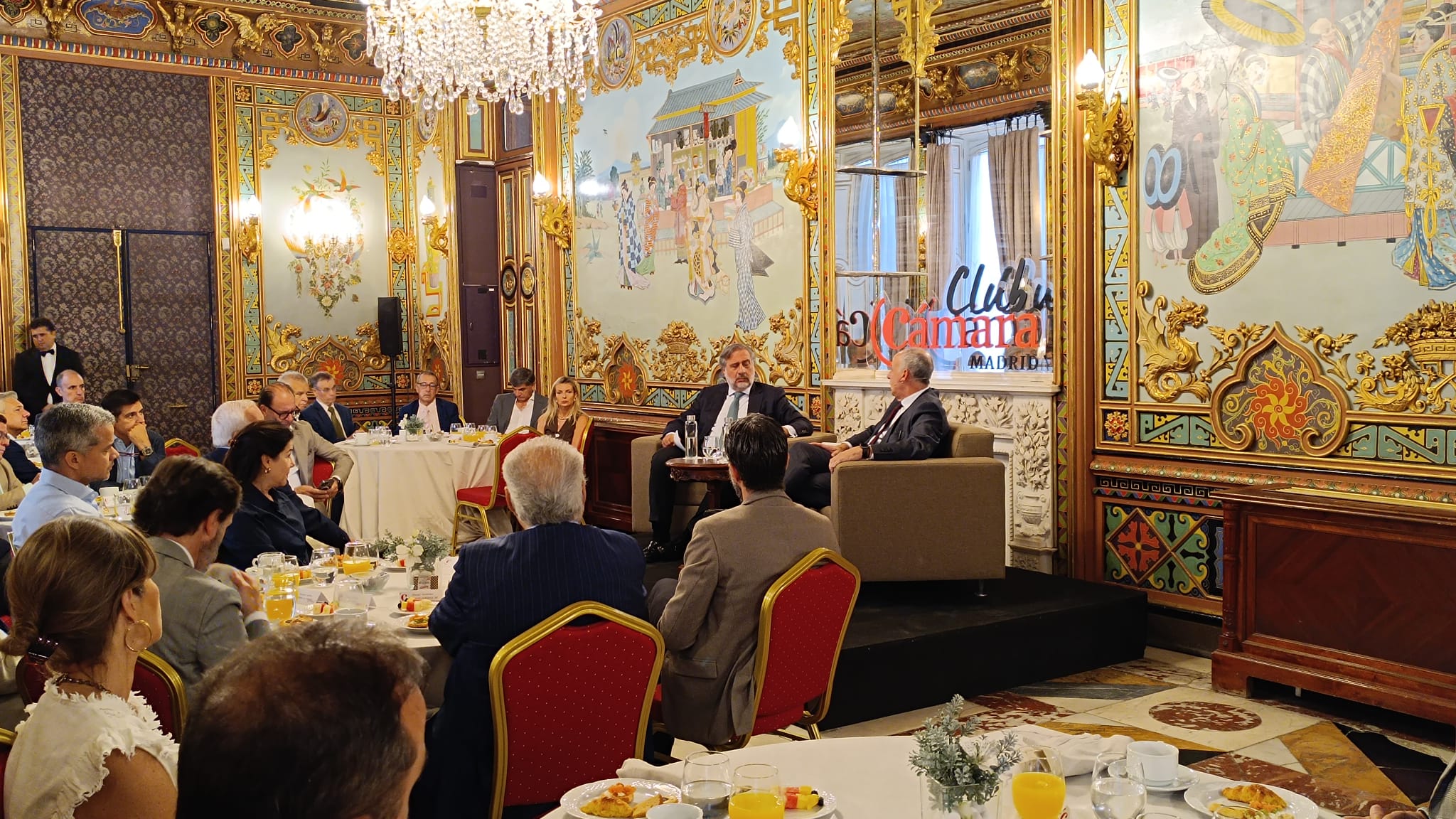 Desayuno Directivos más allá de incertidumbre