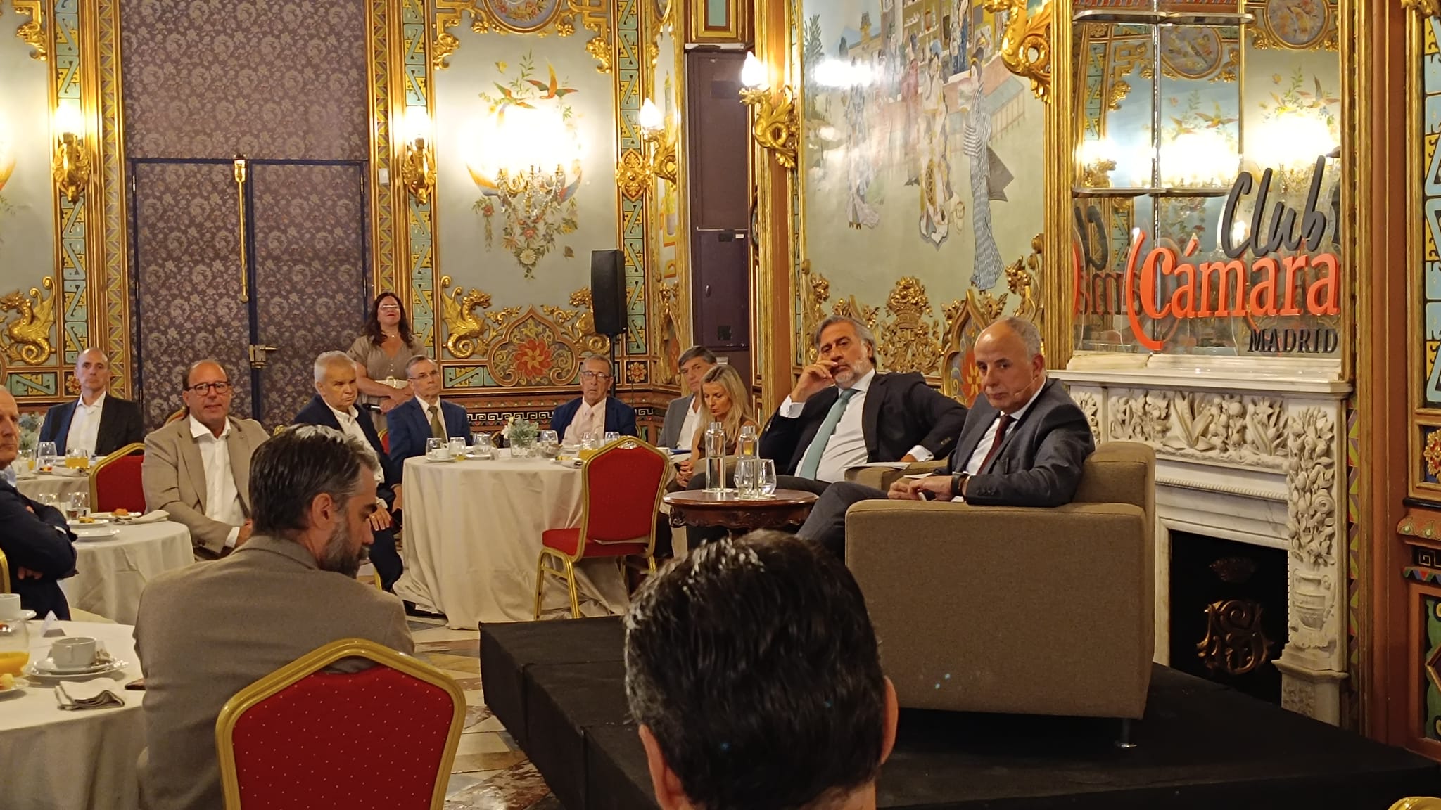 Desayuno Directivos más allá de incertidumbre