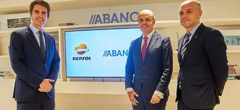 autoconsumo fotovoltaico en alianza Abanca y Repsol