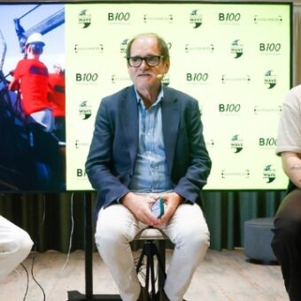 B100 de Abanca con Gravity Wave y Ayúdame3D