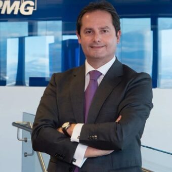 Eduardo González de KPMG